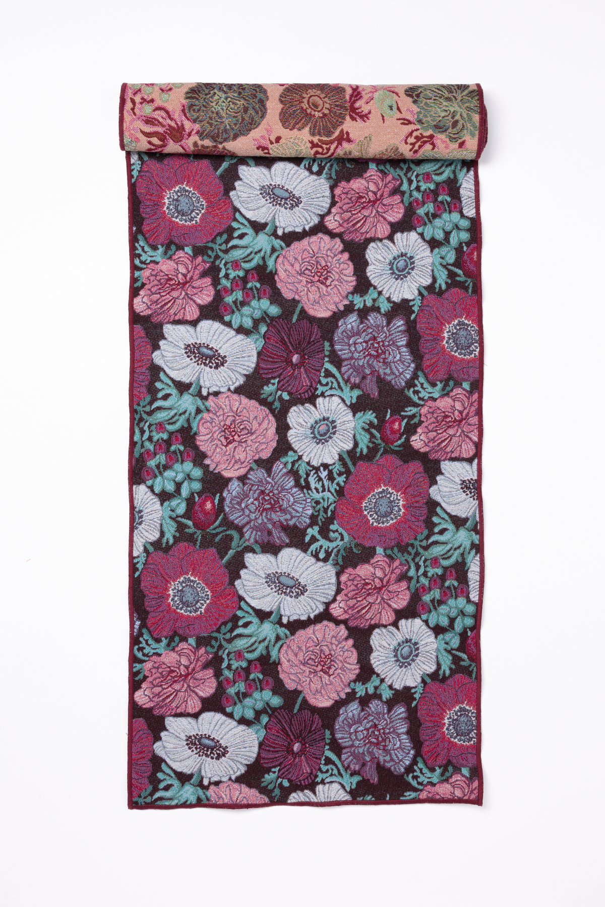 Leinikki Runner Tapestry Style