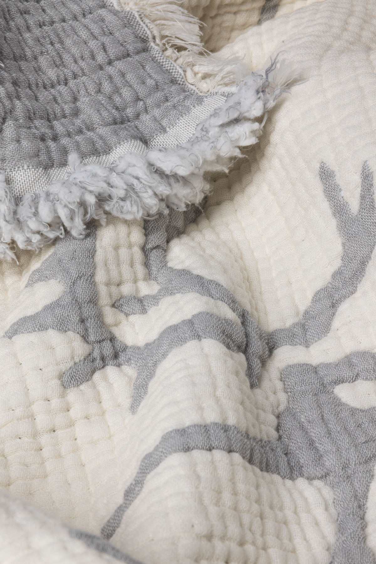 Saaga Bedspread Jaquard