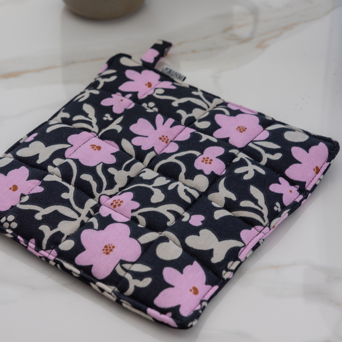 Ruusumalva Potholder