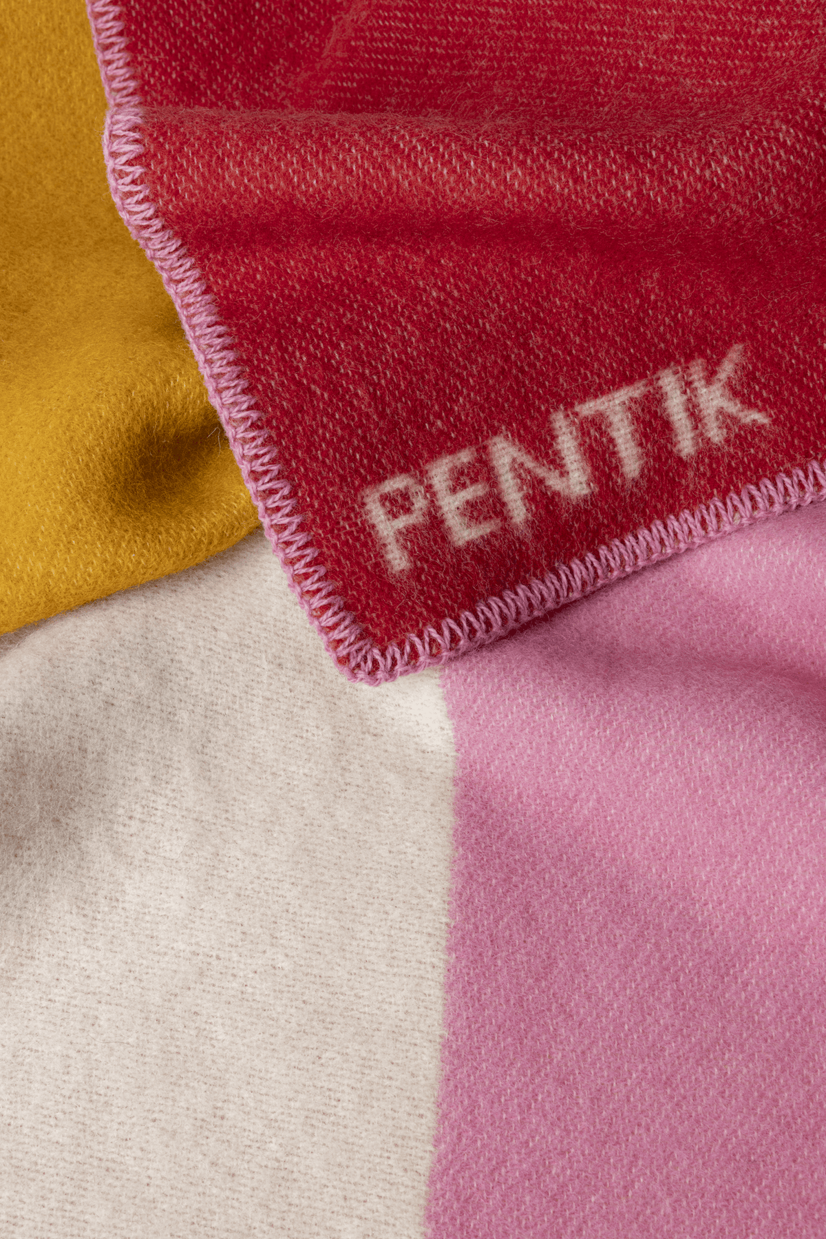 Tuntu Torkkupeitto - PENTIK - Tekstiilit/Sisustustekstiilit/Torkkupeitot